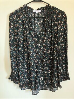 DR2 Black Floral Button-Front Ruffle-Neck Blouse